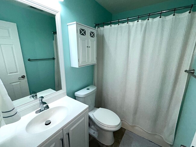 Building Photo - Updated 2 bedroom + loft, 2.5 bath DuPont Home