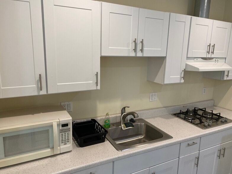 Building Photo - 6451 Bothwell Rd