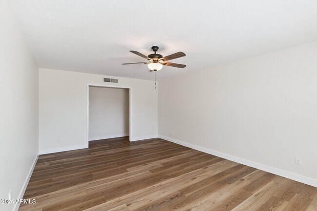 Building Photo - 1400 E Wesleyan Dr