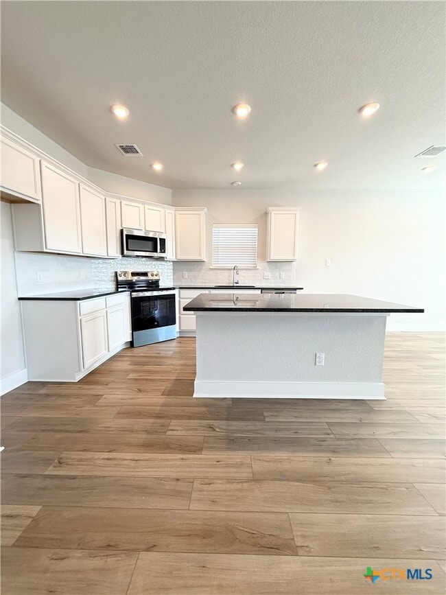 Building Photo - 4561 Allison Dr