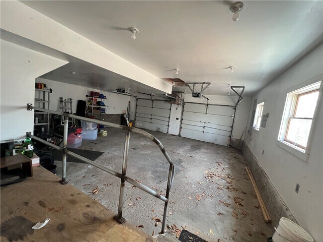 Building Photo - 340 Campbell Rd