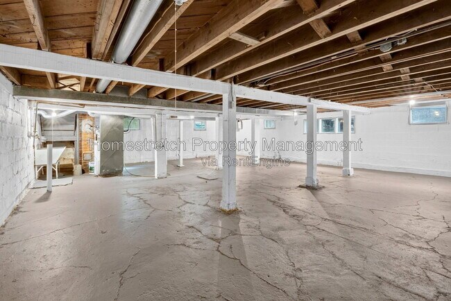 Building Photo - 9006 Baroda Ave