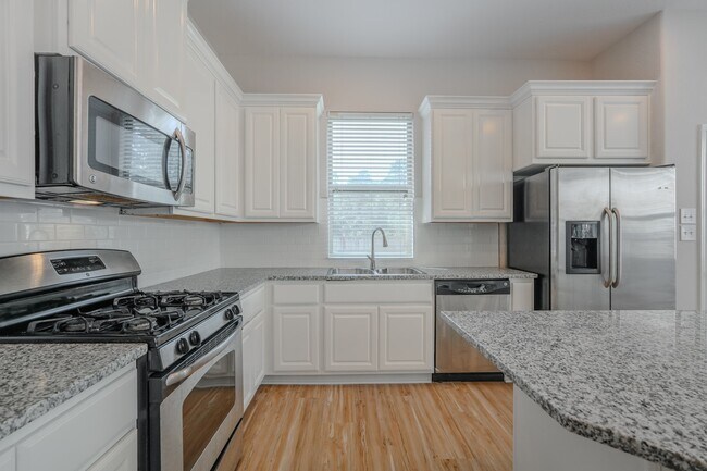 Building Photo - 118 Cheswood Manor Drive