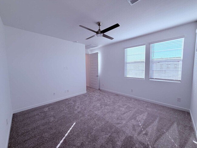 Building Photo - 10126 E Ulysses Ave