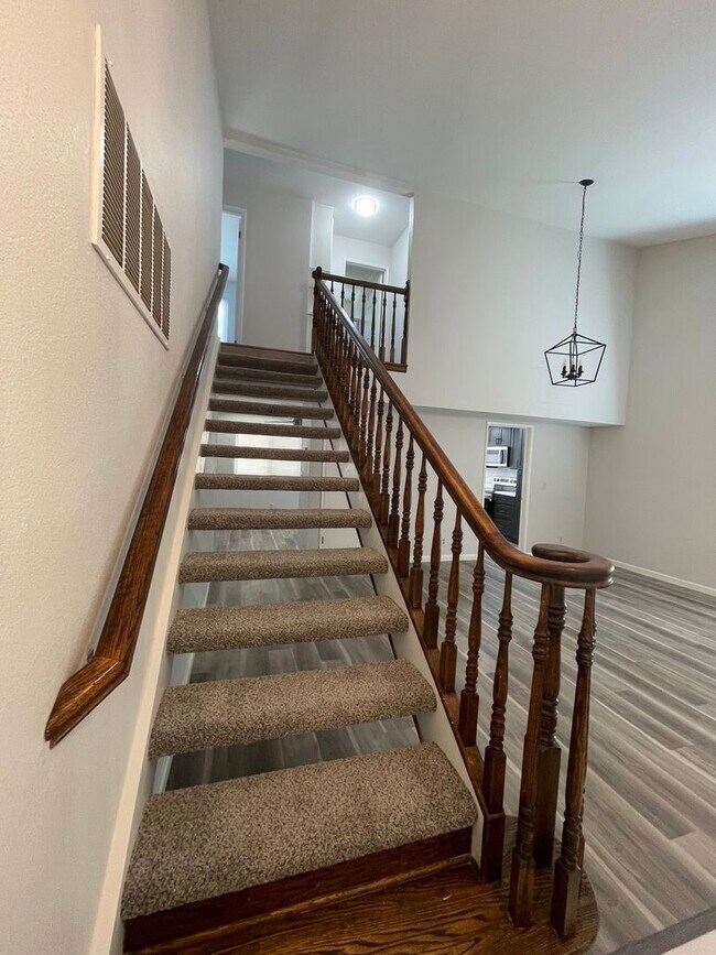 Building Photo - Updated Gorgeous Antioch Home with Pool