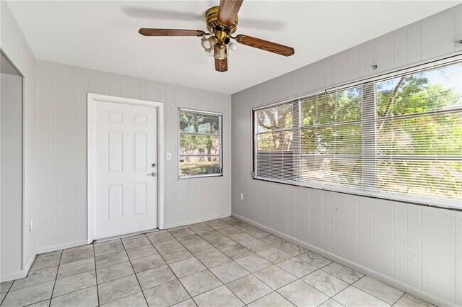 Building Photo - 304 Lantana Ave