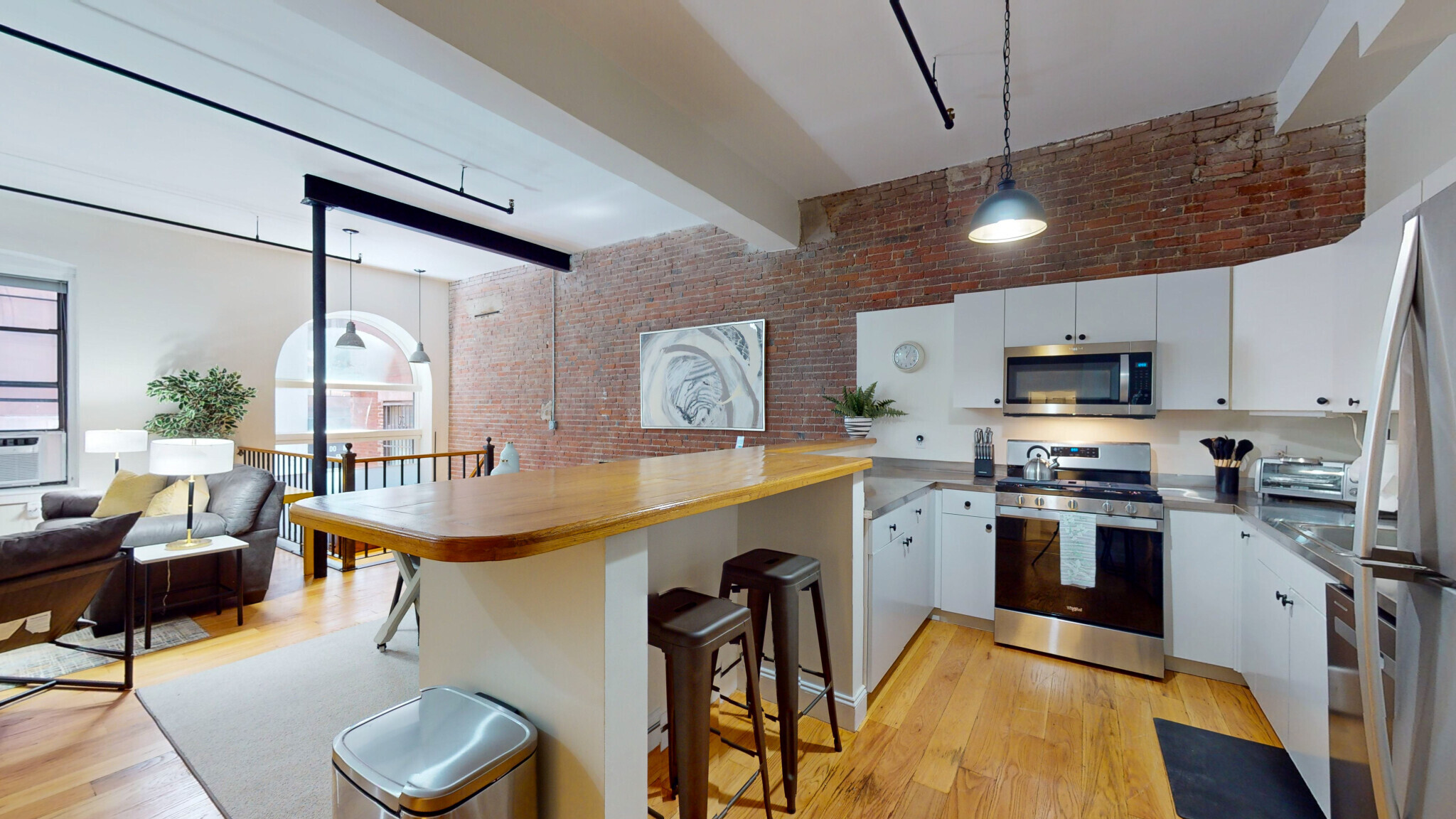 Apt 1D - 13 Stanhope St