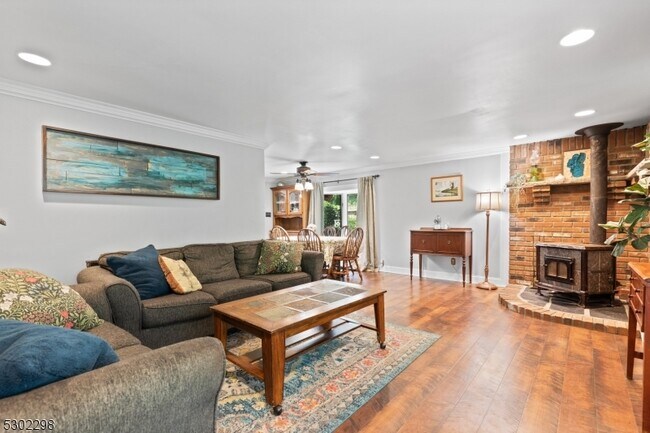 Building Photo - 31 Oliver Pl