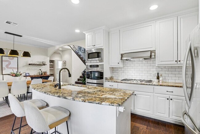 Building Photo - 2307 Alta Vista Ave