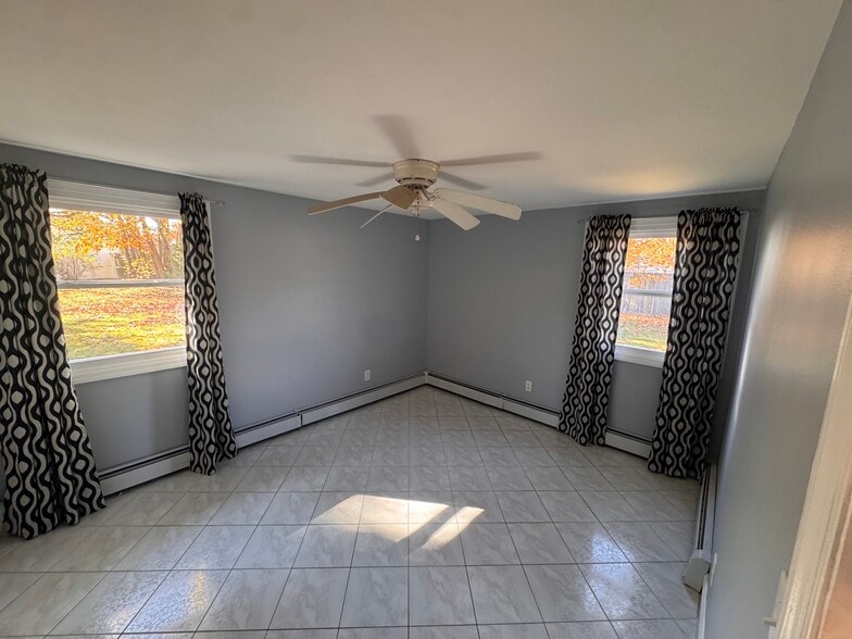 Building Photo - 165 Haverhill Ave