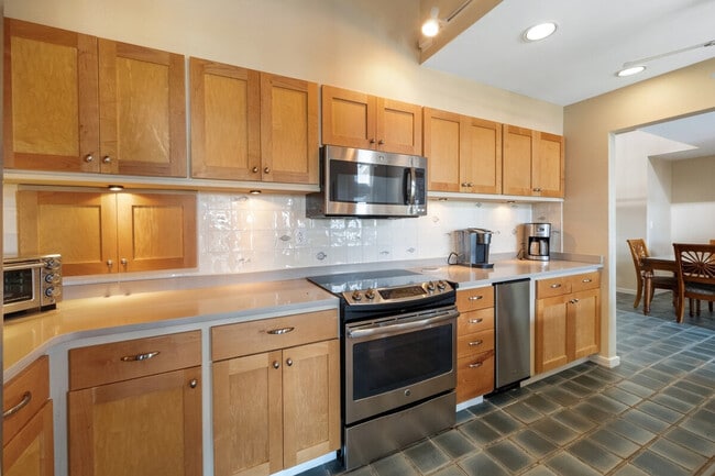 Building Photo - 1029 Debordieu Blvd