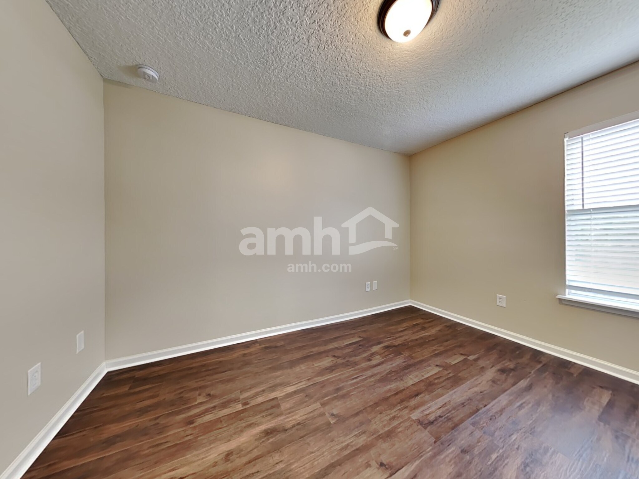 Building Photo - 2859 Pebblewood Ln