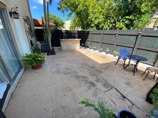 Building Photo - 6979 SW 110th Ct