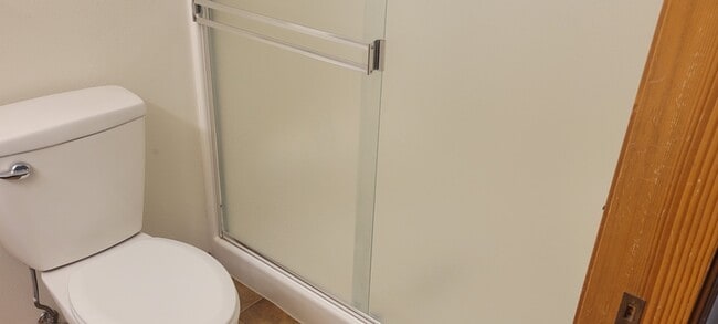 Building Photo - 2210 SW Bridge St