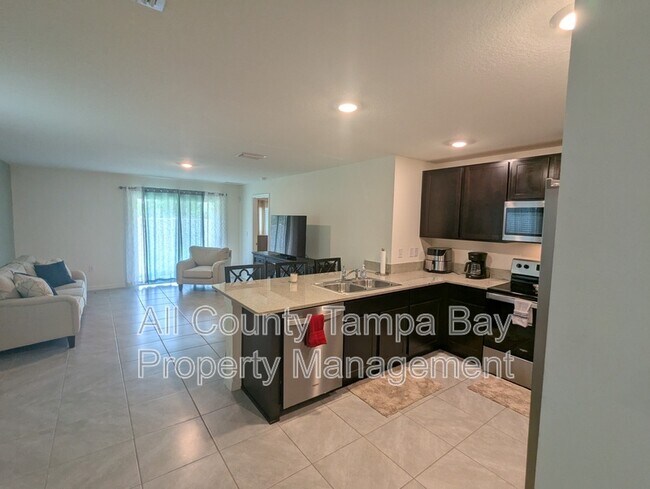 Building Photo - 16549 Mosaic Oar Dr