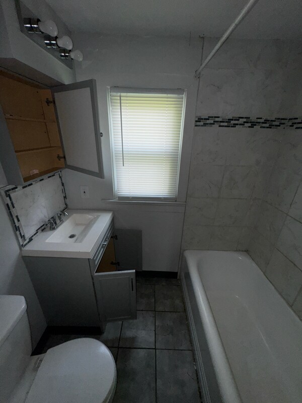 Building Photo - 319 E Streicher St