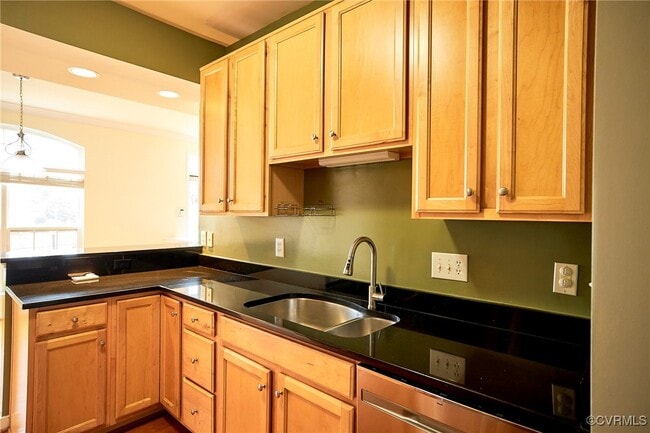 Building Photo - 444 Kingscote Ln