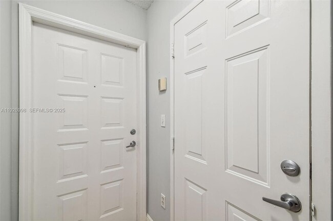 Building Photo - 2945 NE 185th St