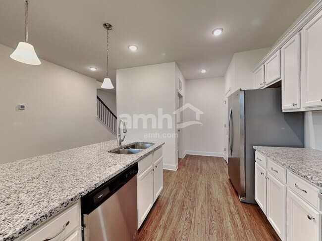 Building Photo - 203 Gregory Dr