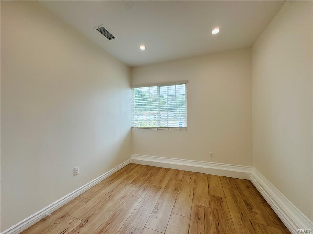 Building Photo - 10355 Densmore Ave