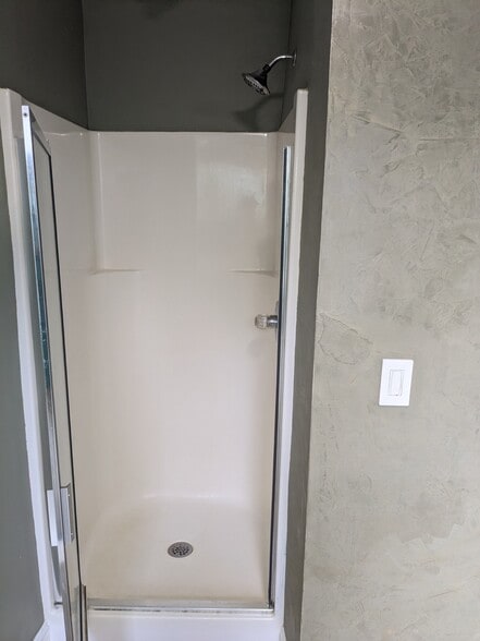 Master Shower - 41 Eagle View Dr