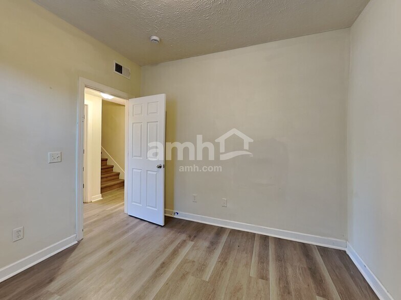 Building Photo - 908 Cabernet Trl