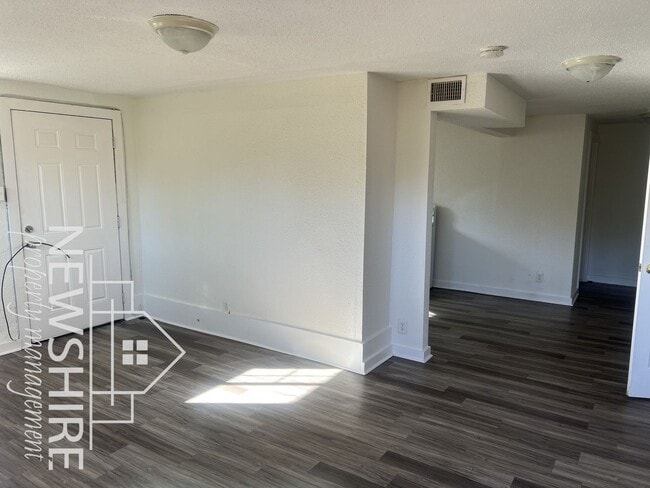 Building Photo - 212-B Wood St