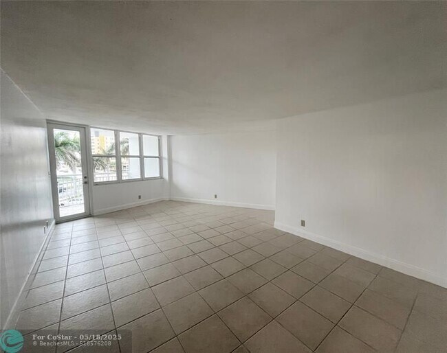 Building Photo - 301 N Ocean Blvd
