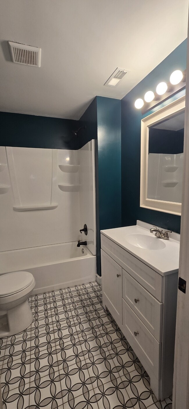 Building Photo - 1603 Industrial Loop Rd