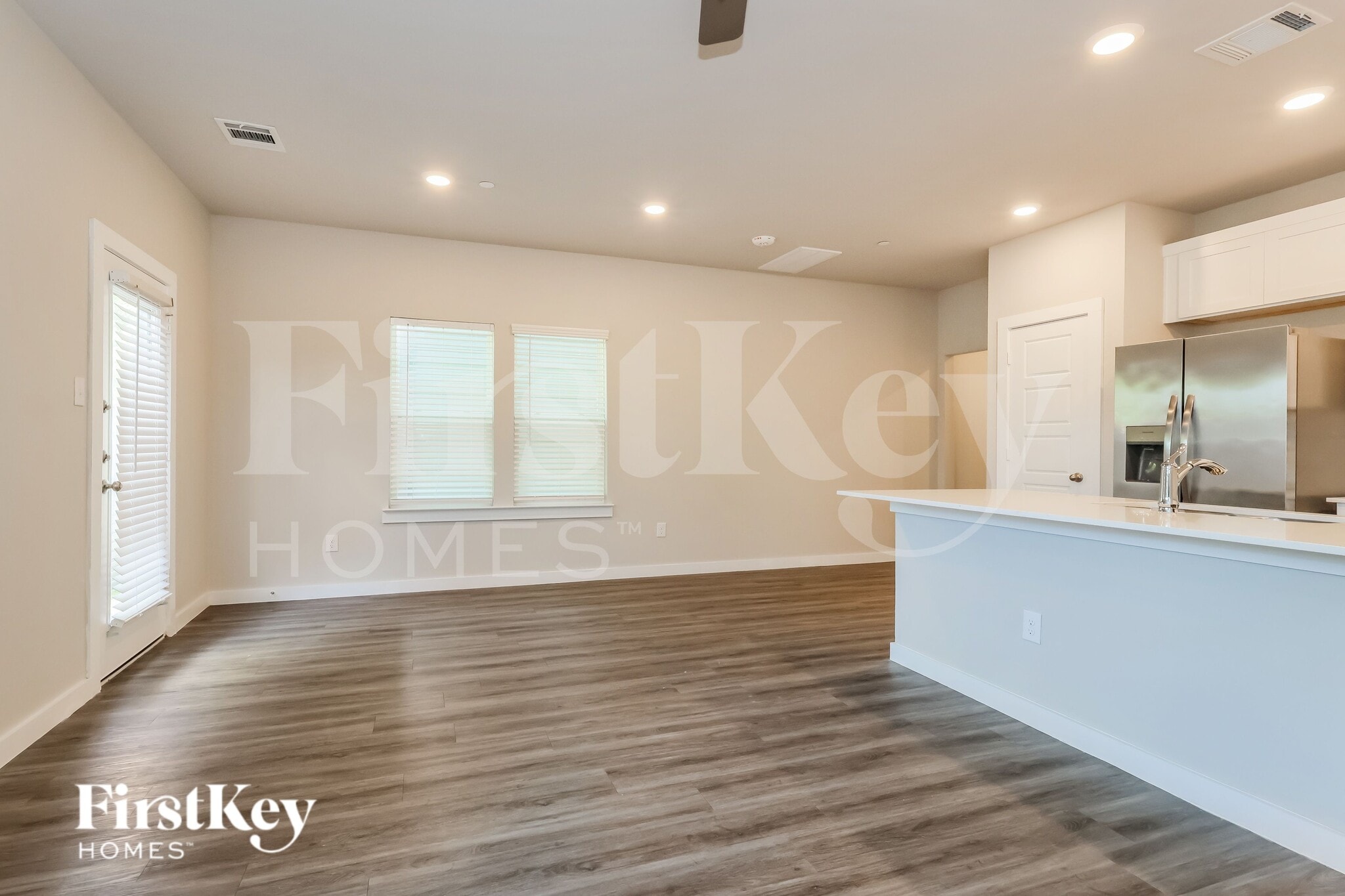 Building Photo - 18306 W Centro Cir