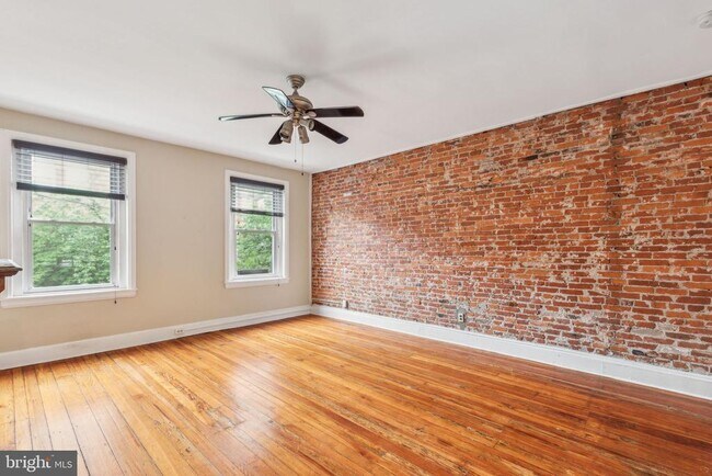 Building Photo - 828 N 21st St