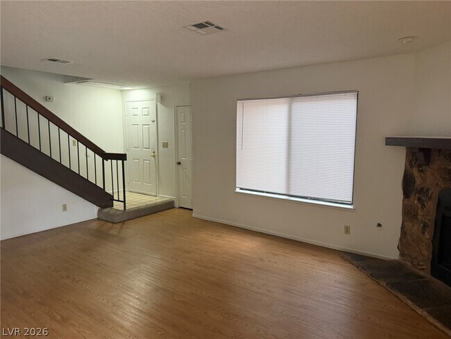 Building Photo - 2119 Pine Breeze Ln