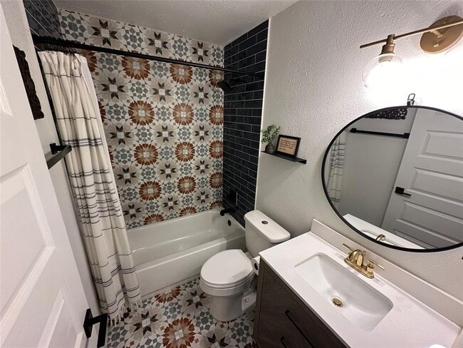 Building Photo - 5102 Greenheart Dr