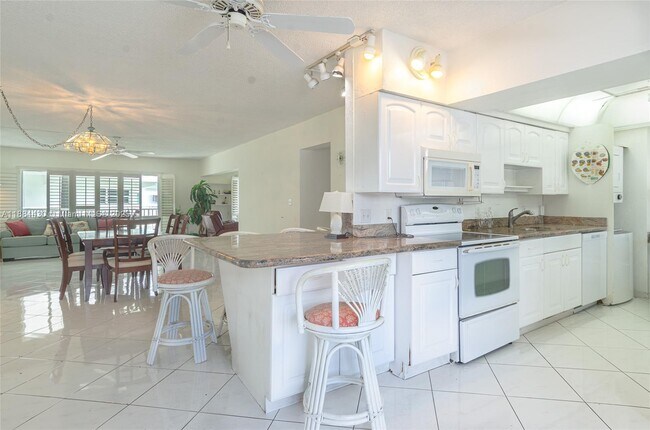 Building Photo - 1470 S Ocean Blvd