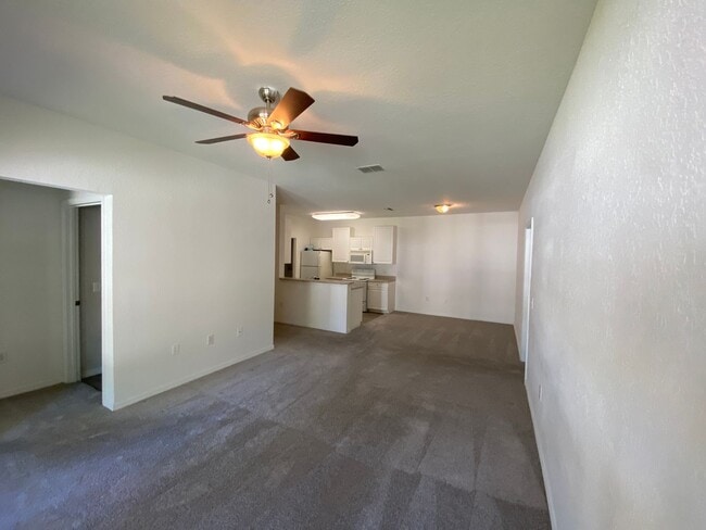 Building Photo - Two Bedroom Two Bathroom Unit in Southern ...