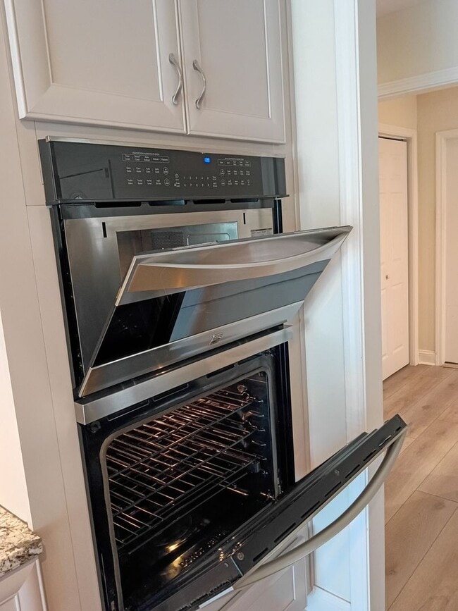 Building Photo - BRIDGEPORT