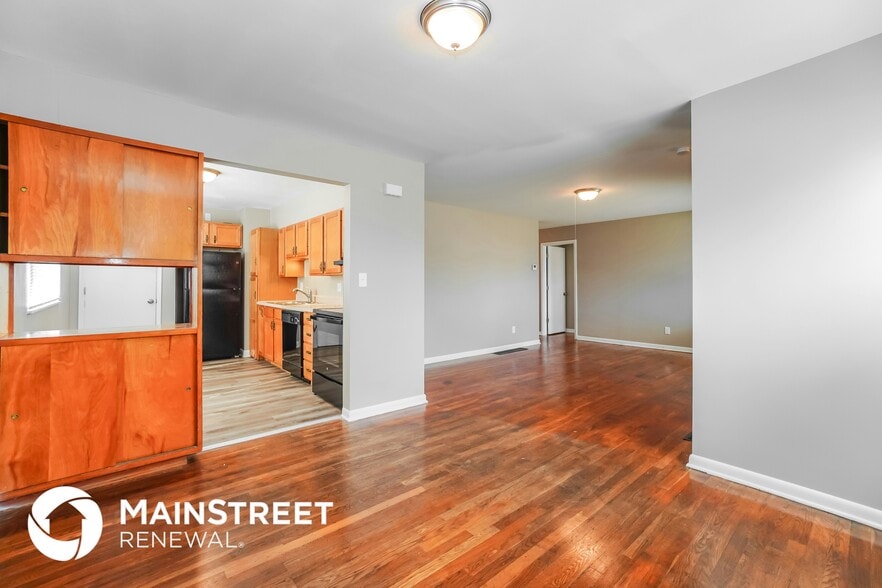 Building Photo - 945 Hodges Dr