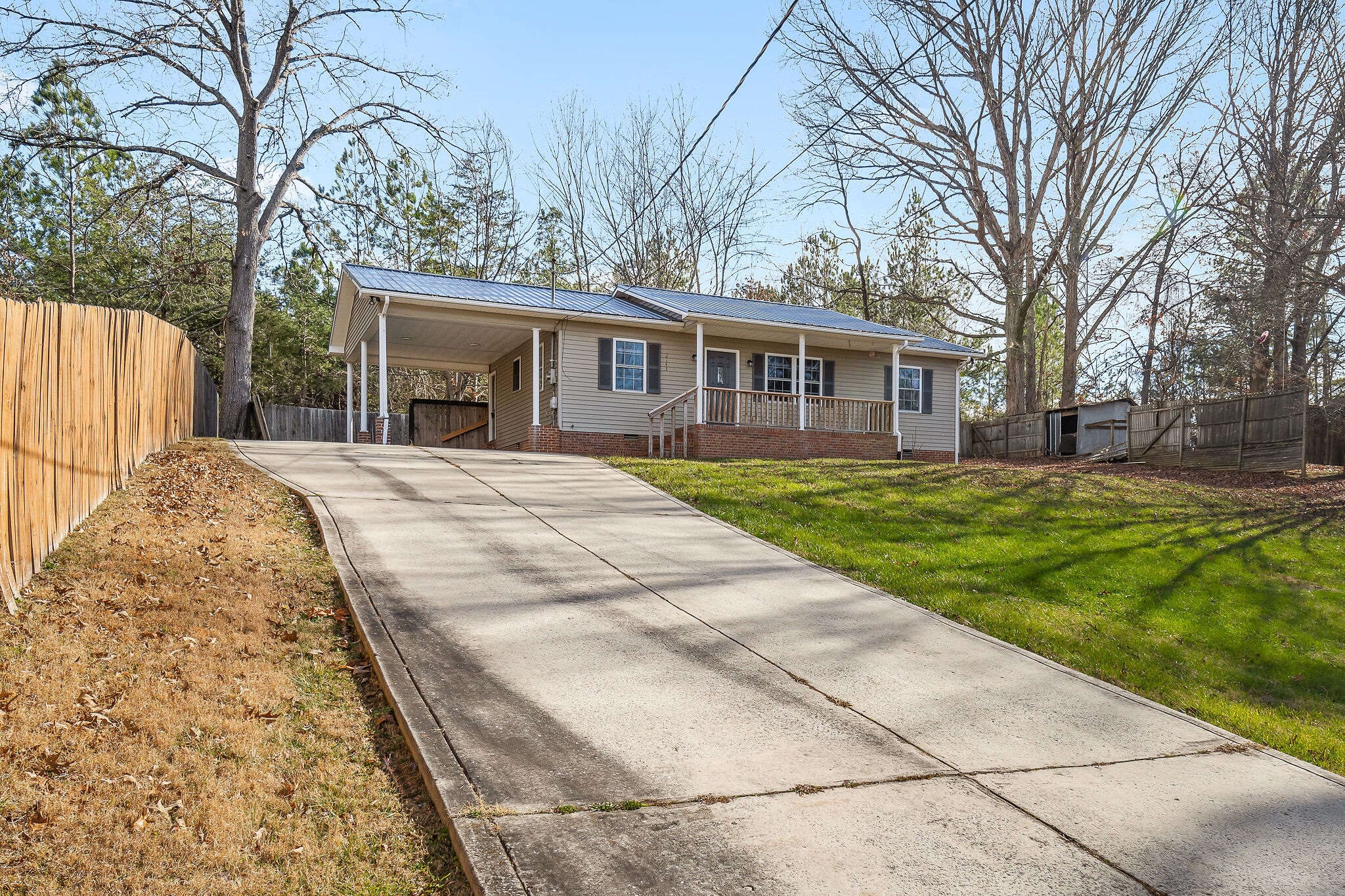 Building Photo - 2143 Wildwood Rd