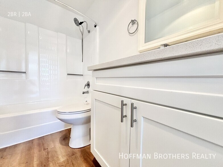 Building Photo - 11817 Victory Blvd