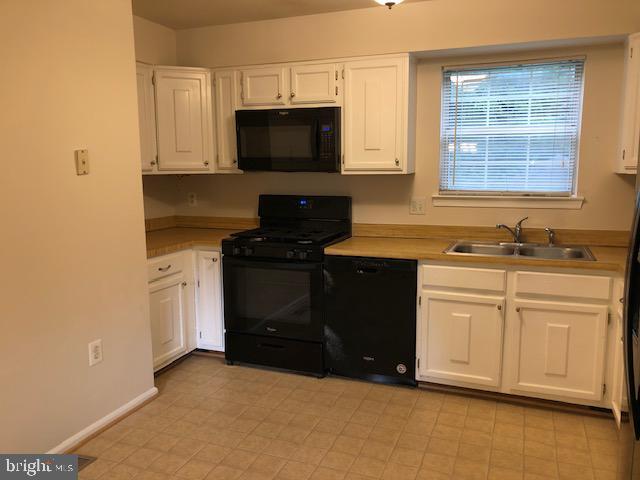 Building Photo - 5803 Portland Dr