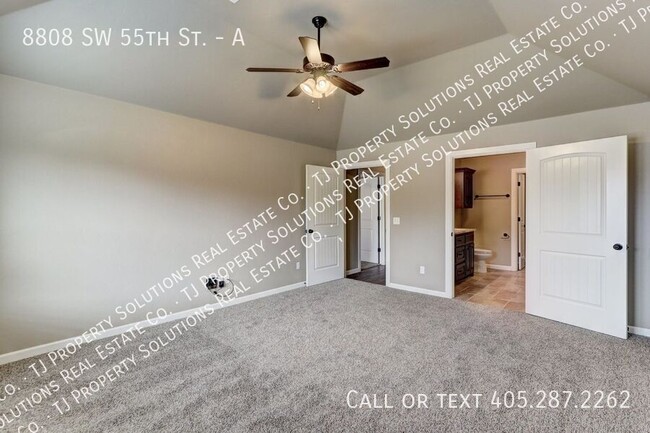 Building Photo - Two bedroom cottage in OKC!