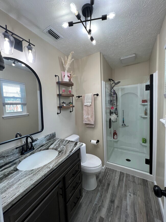 Master Shower bathroom. - 3942 Solano Rd
