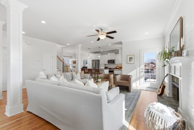 Building Photo - 2046 Lequire Ln