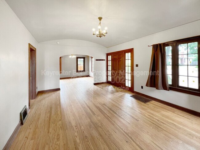 Building Photo - 1512 S Grant Ave