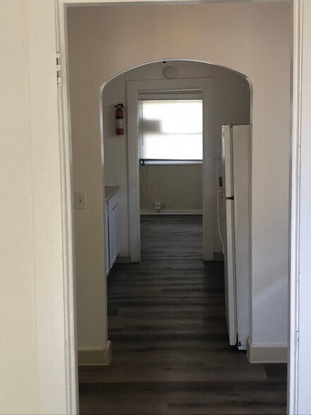 Building Photo - 4056 Santa Rita St