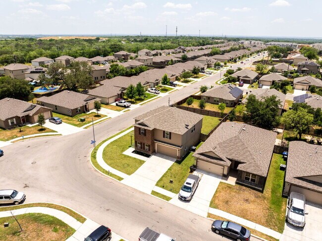 Building Photo - 4 Bedroom Corner Lot Rental with Spacious ...