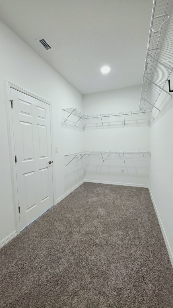 Building Photo - Executive 4BR / 3.5BA Home | Loft • Office...