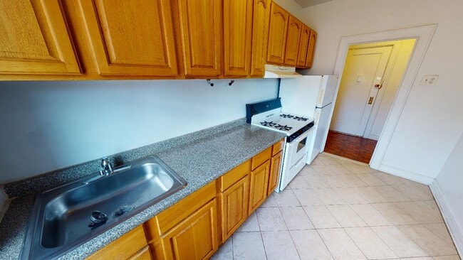 Building Photo - 108-02 72nd Avenue