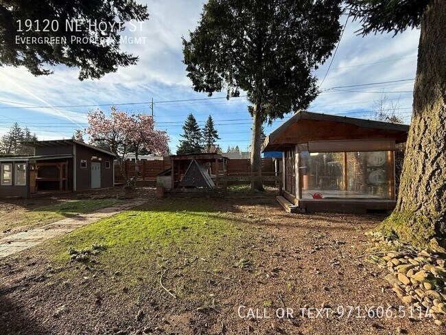 Building Photo - 19120 NE Hoyt St