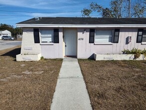 Building Photo - 4136 Shoreline Dr